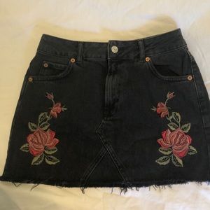 Top shop mini skirt with flower embroideries